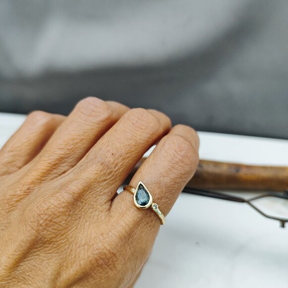 Gold ring. 14 Karat yellow gold with a Green Tourmaline and small Diamond. - Picture 14 of 14